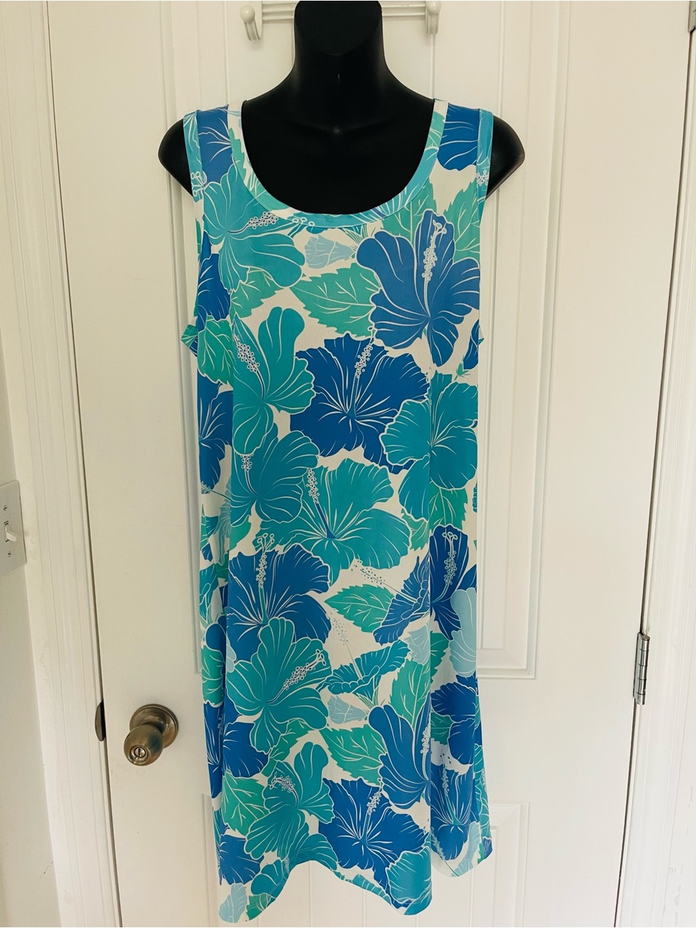 Sleeveless Floral Shift Dress in Blue & Teal